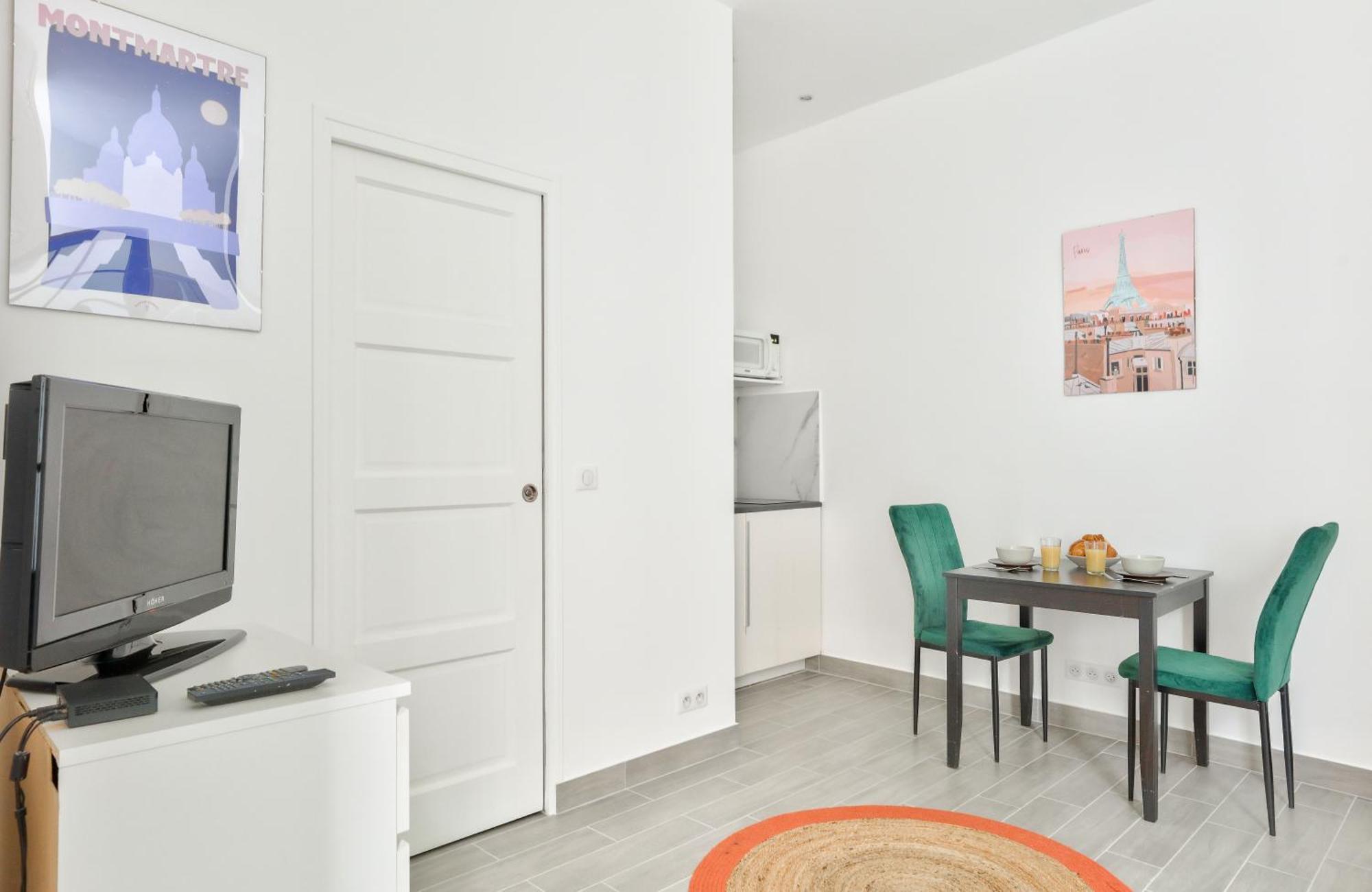 New & Design In The Heart Of Le Marais * Parijs
