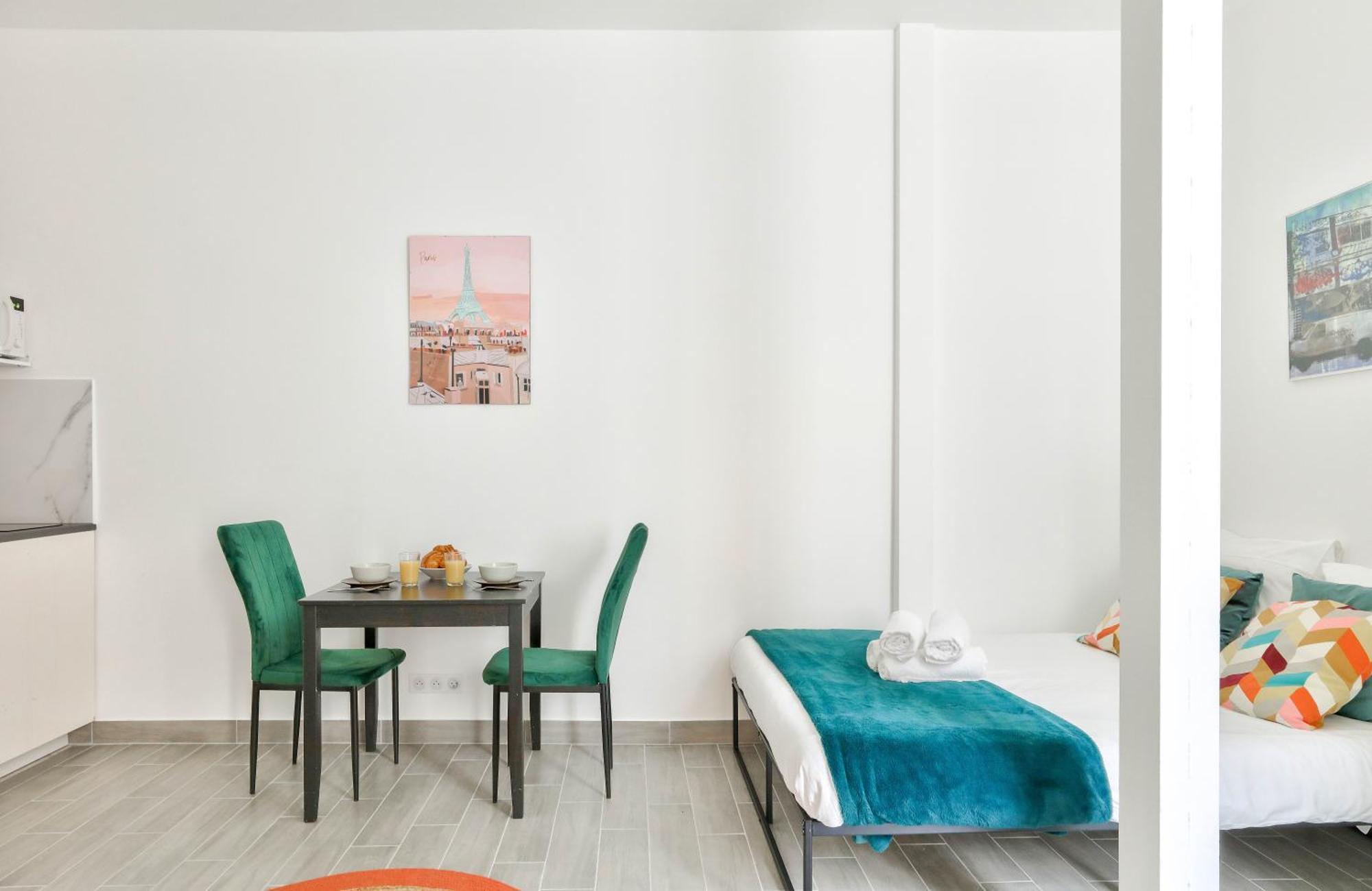 New & Design In The Heart Of Le Marais * Parijs